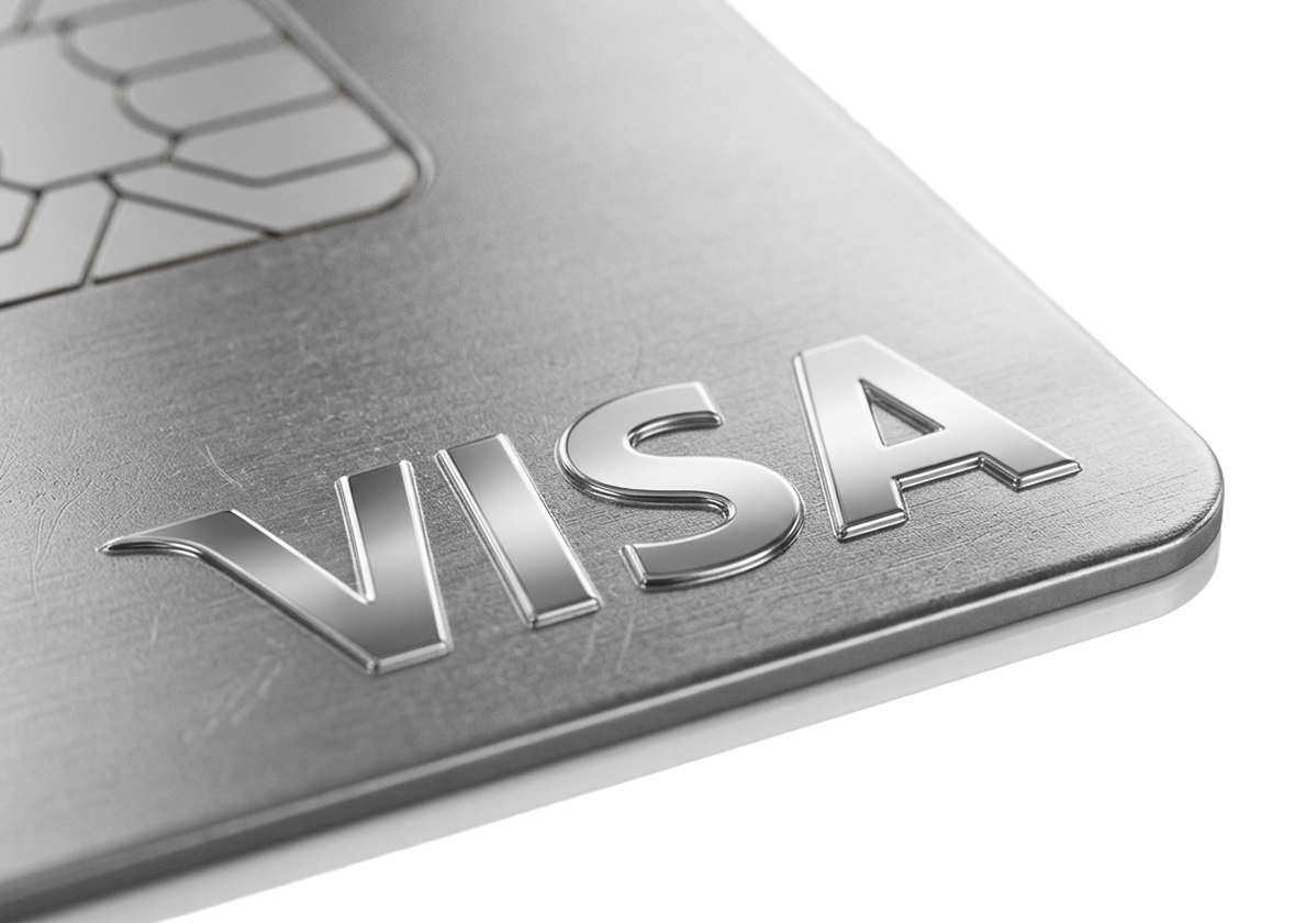 Primer plano de la Tarjeta de Crédito Visa Metal